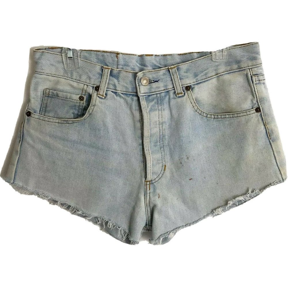 Urban Renewal Levi’s Vtg Cut Off Upcycled Shorts